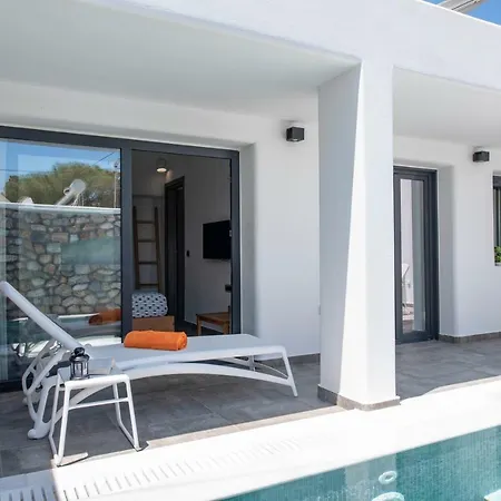 Aurum Villa *